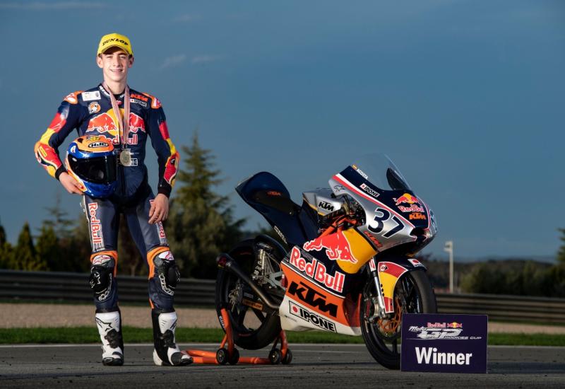 Red Bull MotoGP Rookies Cup - Kako se sklapa zvijer od motora-
